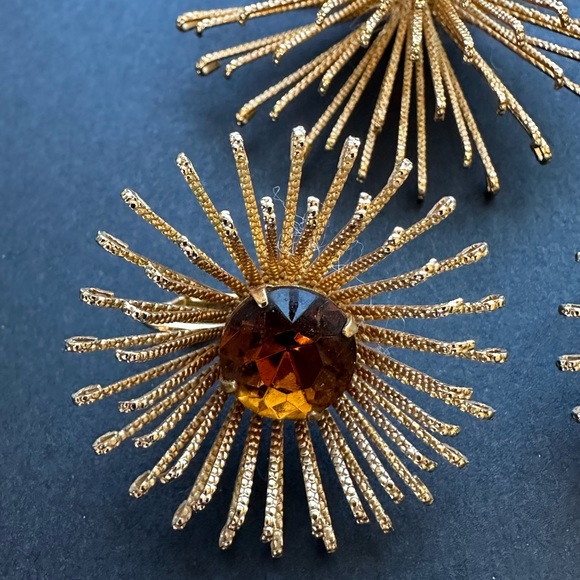 VTG Sarah Coventry Golden Mum Topaz Atomic Starburst Brooch & Clip Earrings Set - Picture 6 of 9